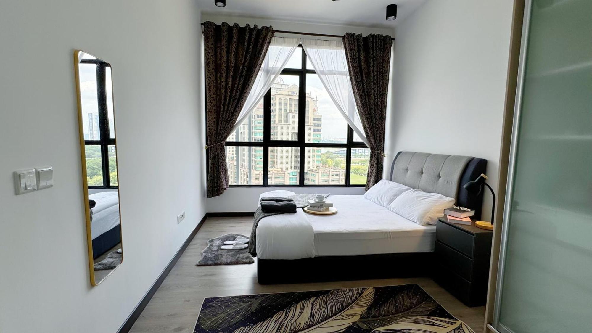 Antara Air-con Facing View Apartment Putrajaya